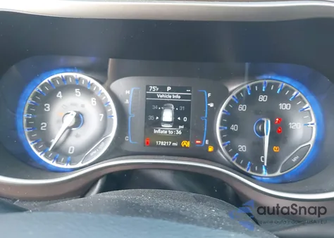 2019 Chrysler Pacifica Touring Plus z USA, uszkodzony, nr VIN 2C4RC1FG9KR576977